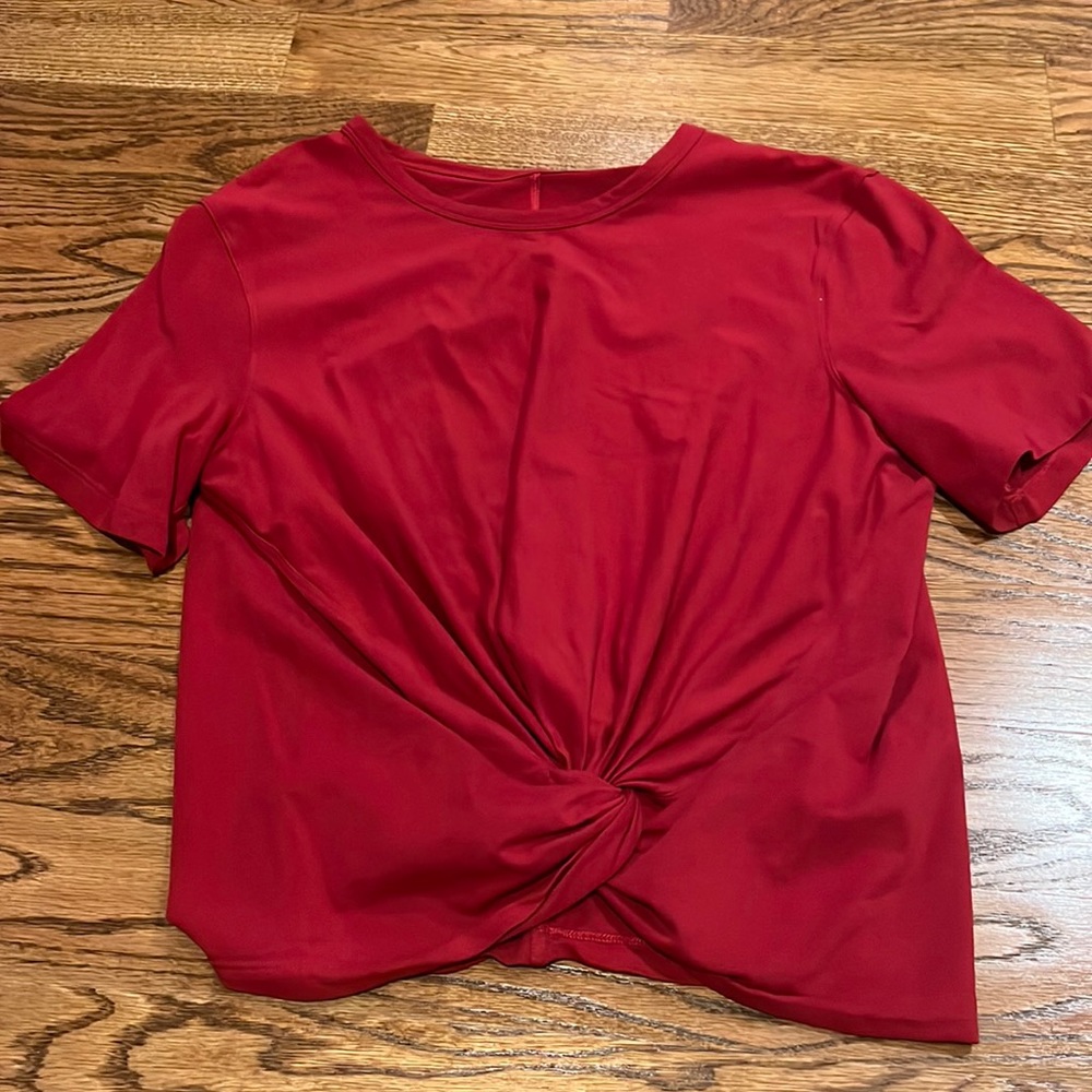 Lululemon red top